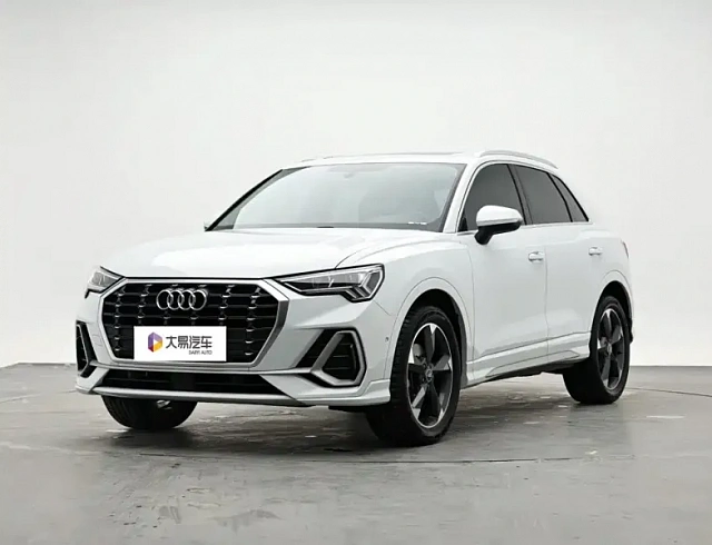 Audi Q3 1.4 л 2022 г. Белый, пробег 42000 км