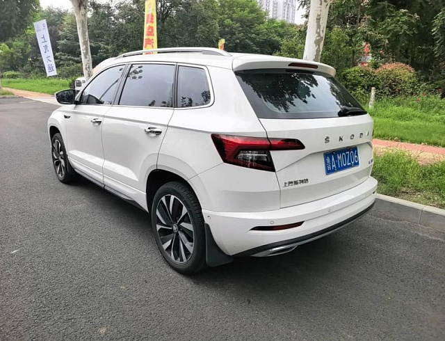 Skoda Karoq 1.4 л 2022 г. Белый, пробег 27000 км