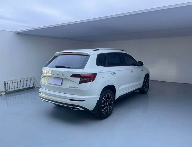 Skoda Karoq 1.4 л 2023 г. Белый, пробег 33000 км