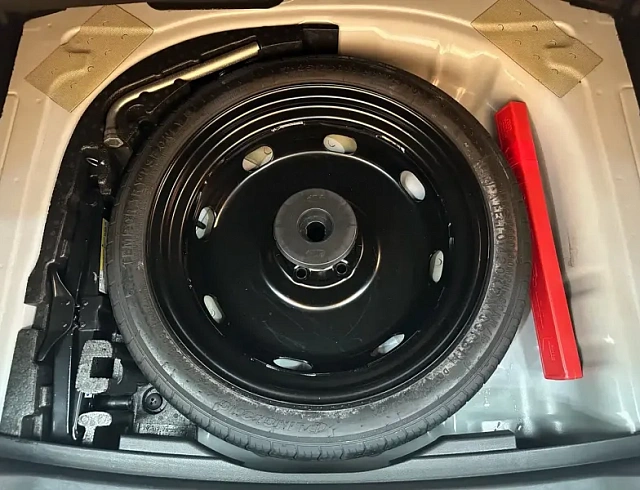 Skoda Karoq 1.4 л 2022 г. Белый, пробег 27000 км