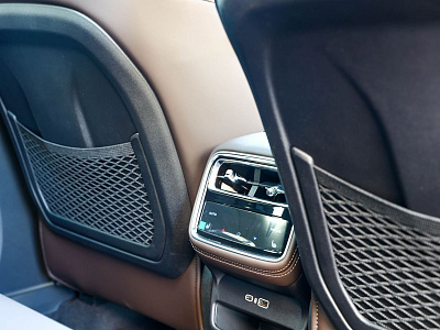 Geely Monjaro серый 2026