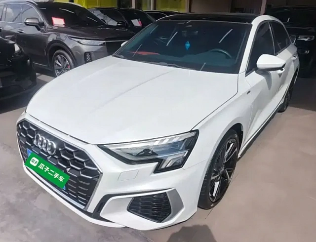 Audi A3 1.4 л 2022 г. Белый, пробег 48400 км