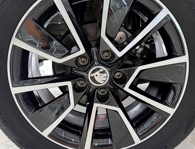 Skoda Karoq 1.4 л 2023 г. Белый, пробег 26000 км