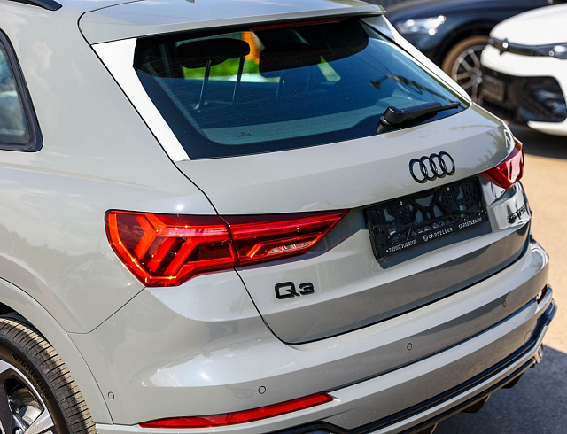Audi Q3 серый 2026