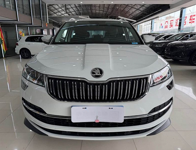 Skoda Karoq 1.4 л 2023 г. Белый, пробег 26000 км
