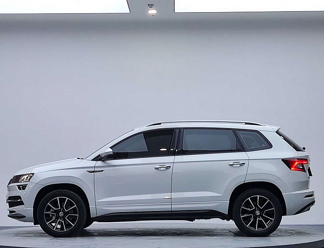 Skoda Karoq 1.4 л 2023 г. Белый, пробег 11000 км