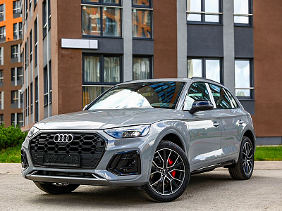 Audi Q5 серый 2026