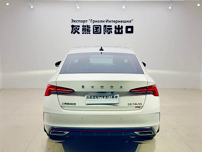 Skoda Octavia 1.4 л 2022 г. Белый, пробег 19000 км