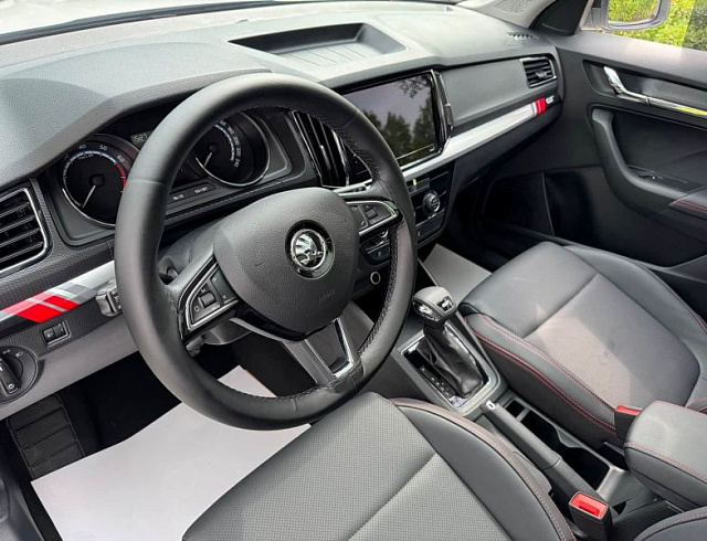 Skoda Kamiq 1.5 л 2022 г. Белый, пробег 33000 км