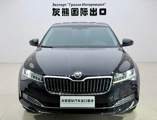 Skoda Superb 1.4 л 2024 г. Чёрный, пробег 9000 км