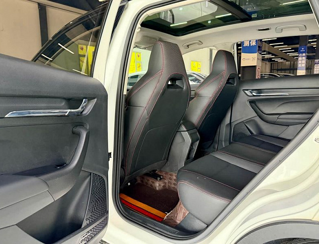 Skoda Kamiq 1.5 л 2023 г. Белый, пробег 41000 км