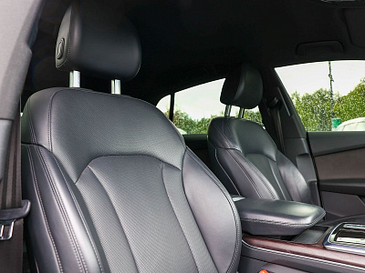 Audi Q8 белый 2018