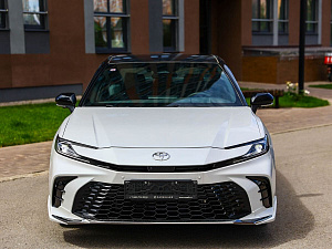 Toyota Camry белый 2026