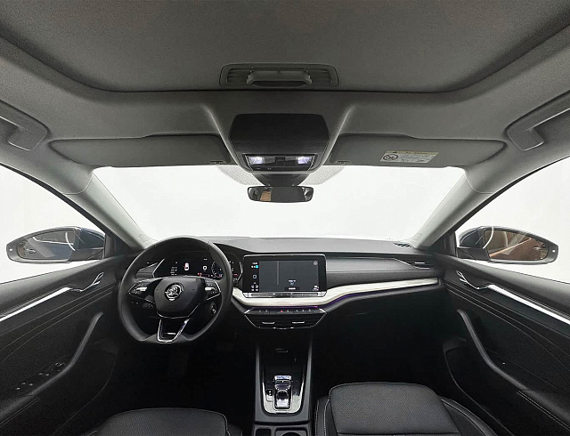 Skoda Octavia 1.4 л 2022 г. Голубой, пробег 49000 км