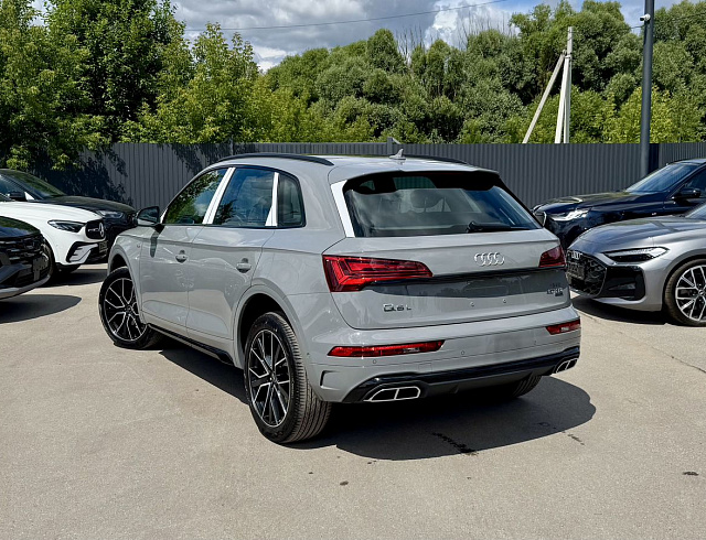 Audi Q5 серый 2026