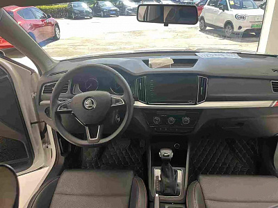 Skoda Kamiq 1.5 л 2023 г. Белый, пробег 29000 км