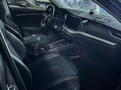 Skoda Octavia 1.4 л 2022 г. шампань/коричневый, пробег 25000 км