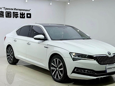 Skoda Superb 1.4 л 2023 г. Белый, пробег 45000 км
