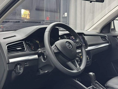 Skoda Kamiq 1.5 л 2022 г. Белый, пробег 50000 км