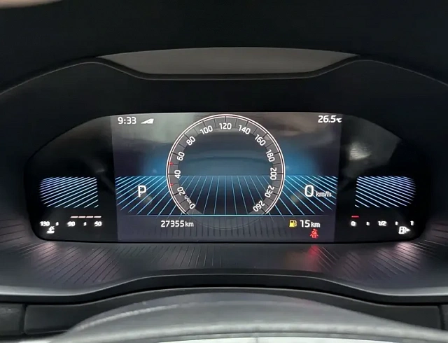 Skoda Karoq 1.4 л 2023 г. Белый, пробег 27000 км