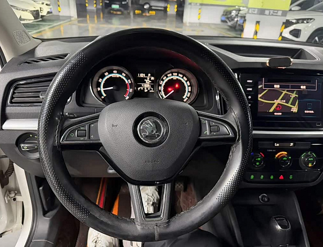 Skoda Kamiq 1.5 л 2022 г. Белый, пробег 41000 км