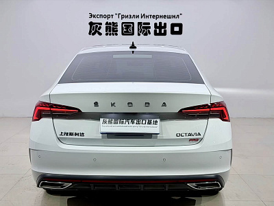 Skoda Octavia 1.4 л 2023 г. Белый, пробег 42000 км