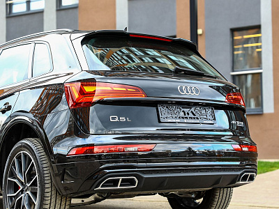 Audi Q5 черный 2026