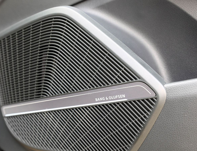 Audi Q5 черный 2025