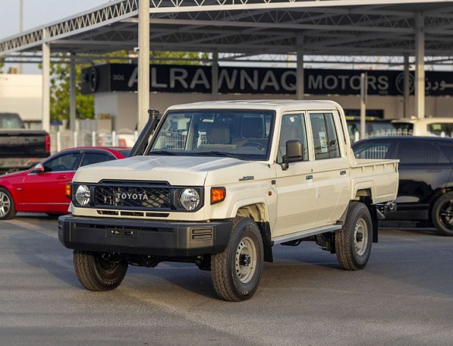 Toyota Land Cruiser 70 2.8 л 2026 г. Белый