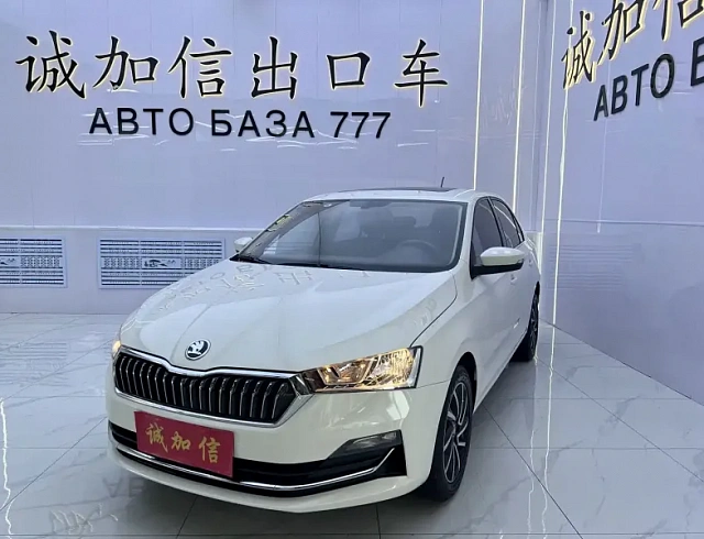 Skoda Rapid 1.5 л 2022 г. Белый, пробег 22000 км
