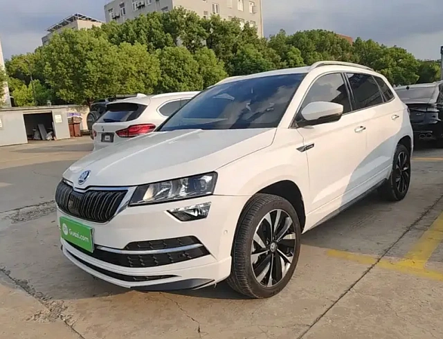 Skoda Karoq 1.4 л 2024 г. Белый, пробег 18500 км