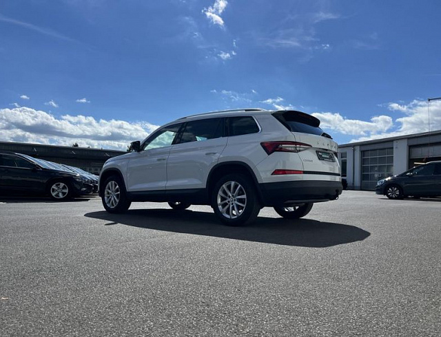 Skoda Kodiaq 2023 г. Белый, пробег 59987 км