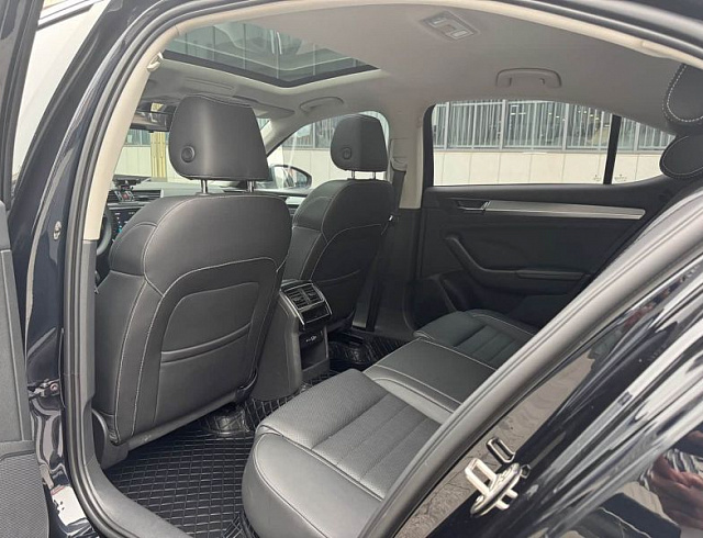 Skoda Superb 1.4 л 2024 г. Чёрный, пробег 15000 км