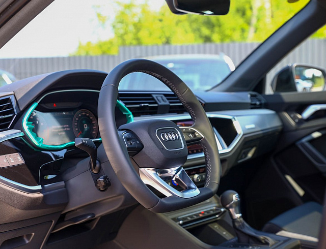 Audi Q3 серый 2026