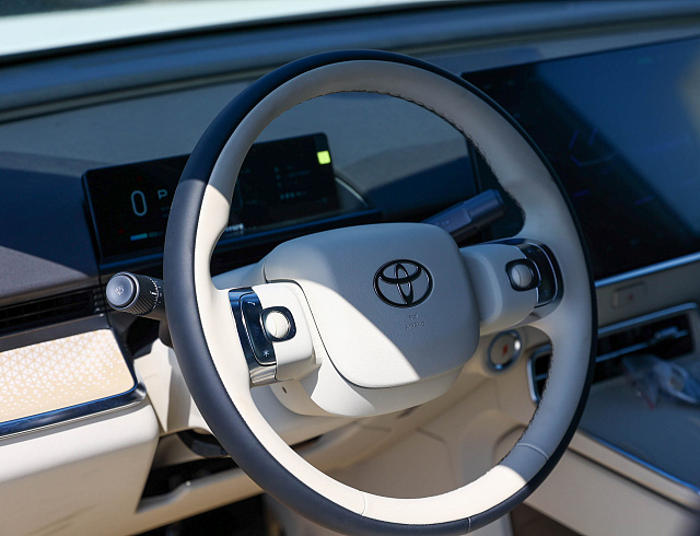Toyota BZ3X Электро