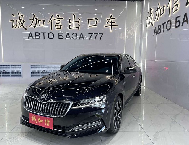 Skoda Superb 1.4 л 2024 г. Чёрный, пробег 17000 км