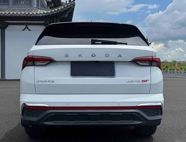 Skoda Kamiq 1.5 л 2023 г. Белый, пробег 17000 км