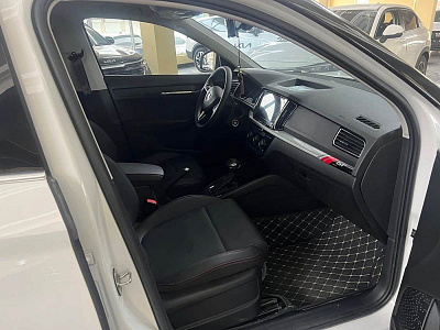 Skoda Kamiq 1.2 л 2023 г. Белый, пробег 13000 км