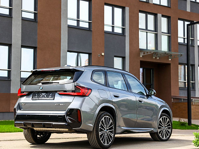BMW X1 серый 2025