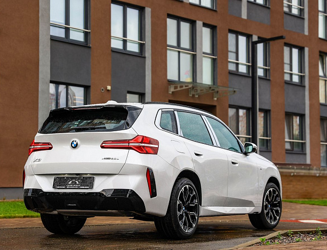 BMW X3 белый 2026