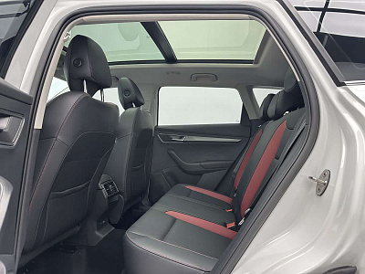 Skoda Karoq 1.4 л 2023 г. Белый, пробег 37000 км