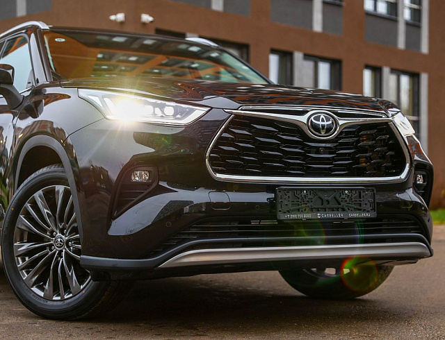 Toyota Highlander черный 2026