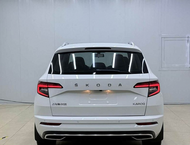 Skoda Karoq 1.4 л 2024 г. Белый, пробег 14000 км