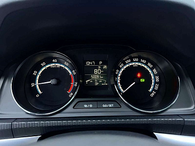 Skoda Kamiq 1.5 л 2023 г. Белый, пробег 50000 км