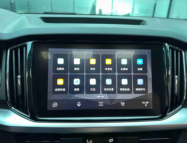 Skoda Kamiq 1.5 л 2024 г. Белый, пробег 3600 км