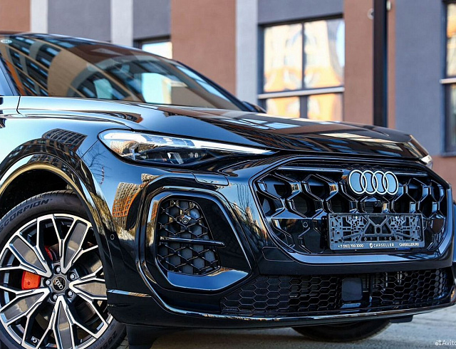 Audi Q5 черный 2025