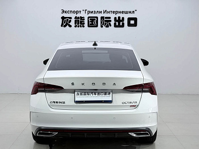 Skoda Octavia 1.4 л 2022 г. Белый, пробег 14000 км