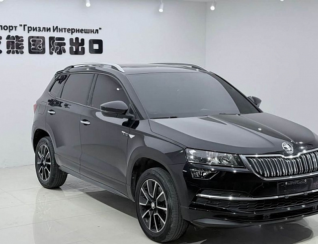 Skoda Karoq 1.4 л 2023 г. Чёрный, пробег 48000 км