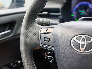 Toyota Camry белый 2026