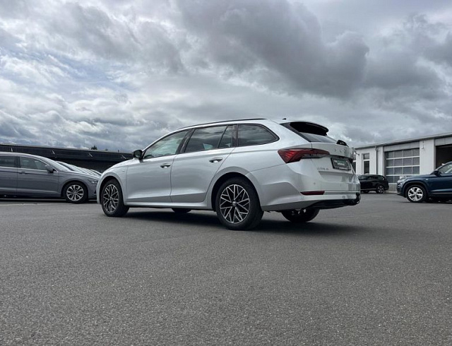 Skoda Octavia 2022 г. Серый, пробег 35420 км